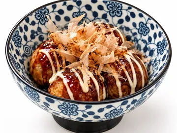 Takoyaki con katsuobushi e maionese